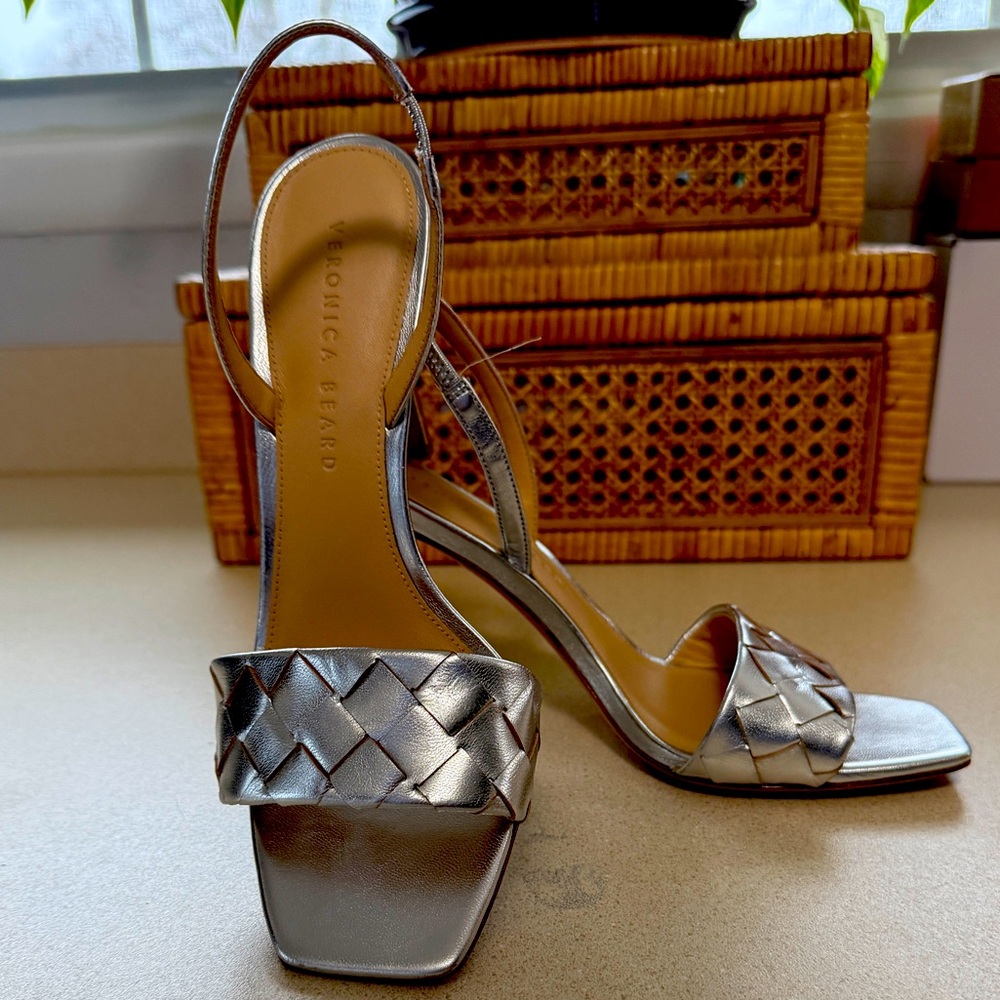 Veronica Beard leather slingback sandals